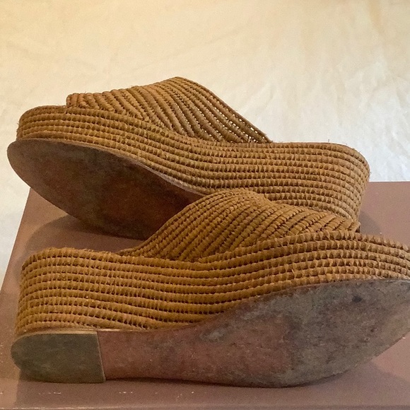 Carrie Forbes wedge slide - Picture 4 of 4